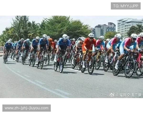 环海南岛国际公路自行车赛激战正酣顶尖车手展开激烈角逐